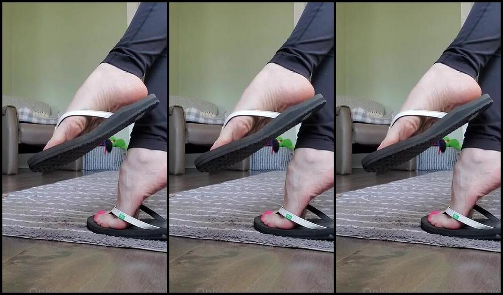 Sloans Paws Nicknamed Sloan Paws 04 08 2021 Onlyfans Video Full Length Flip Flop Dangle With This Cute Pink Pedi
