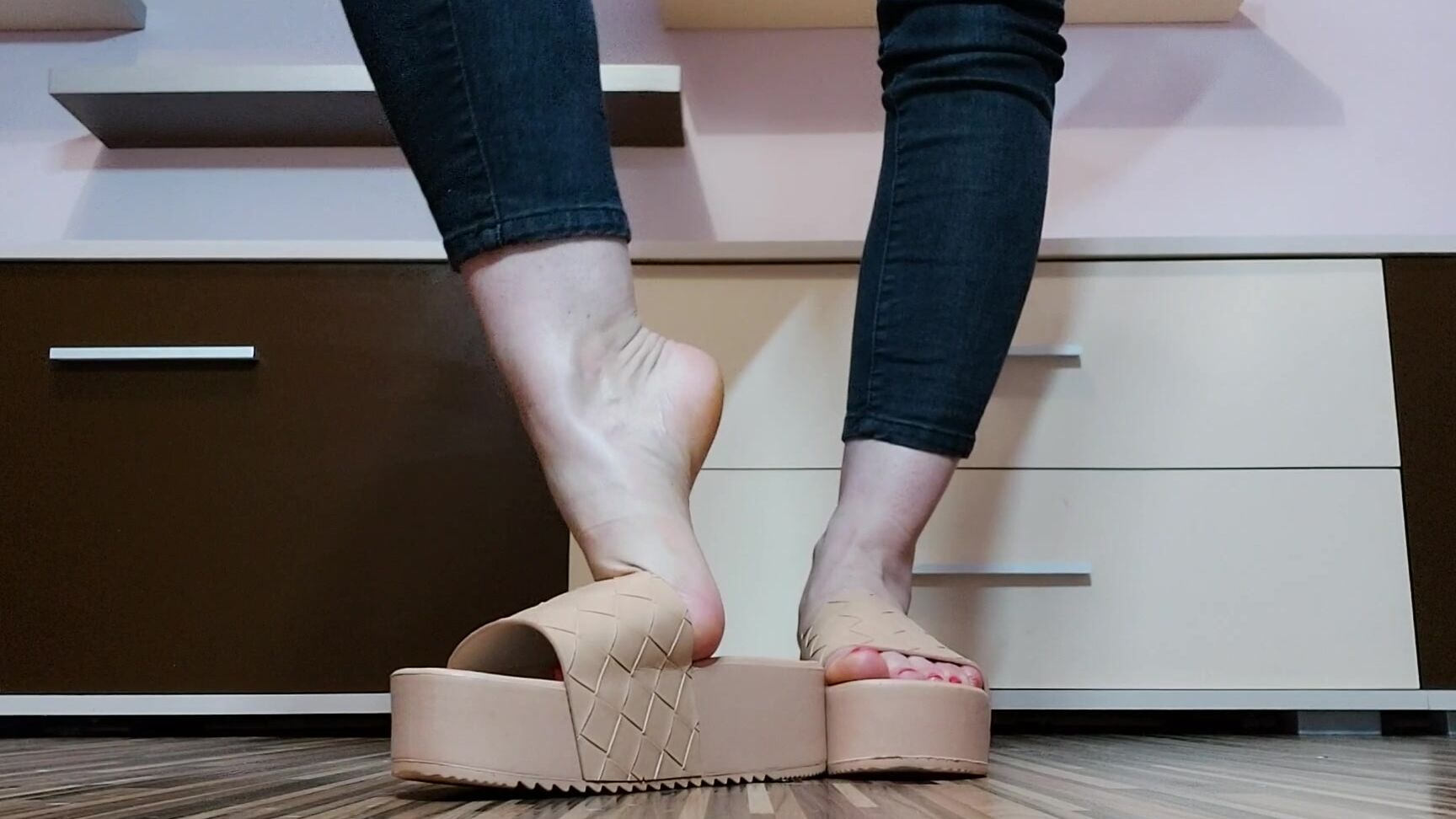 Moneygoddesss Edging For New Wedge Flip Flops