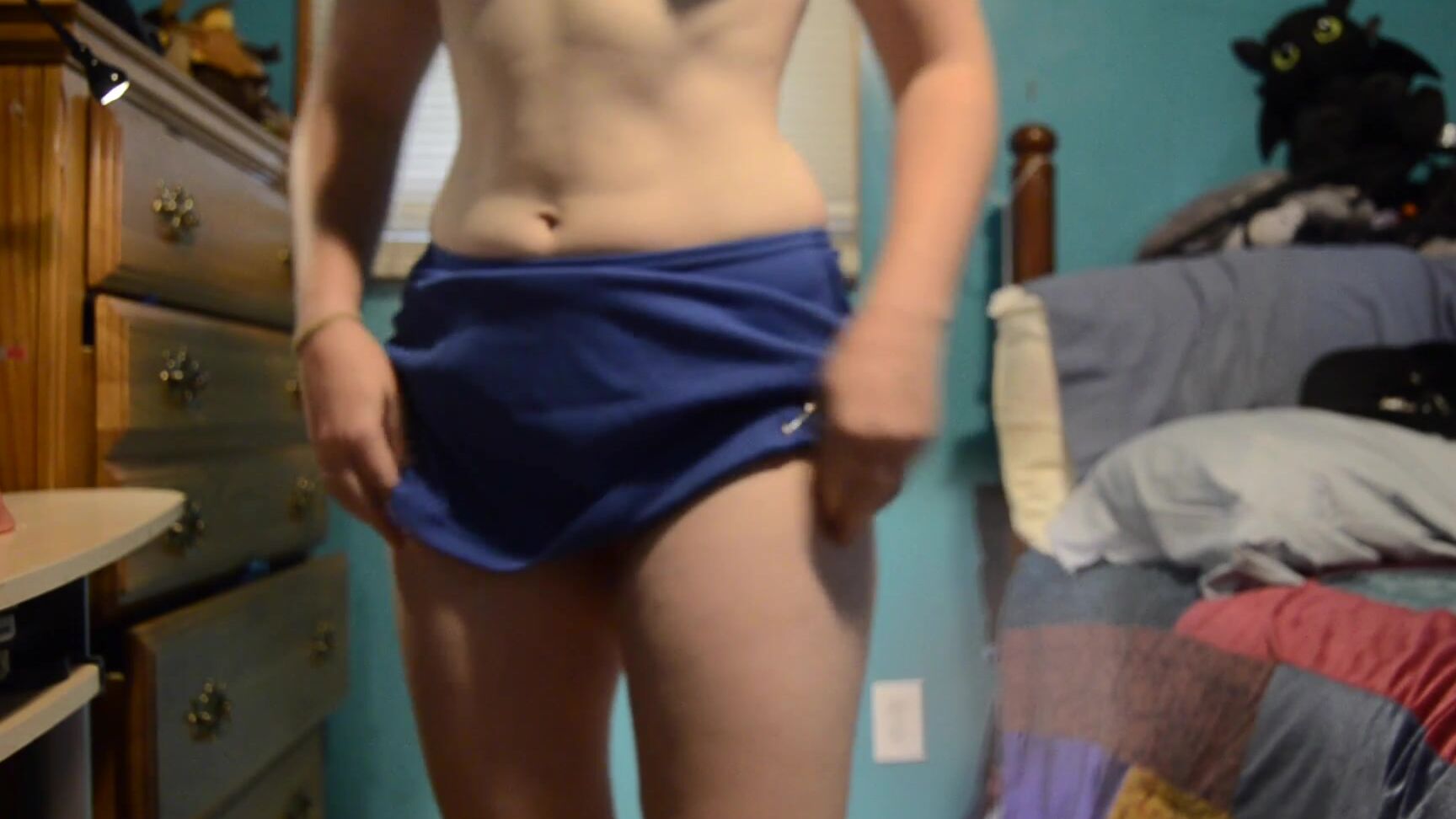 Luna Luin Masturbating In Skirt And Thong