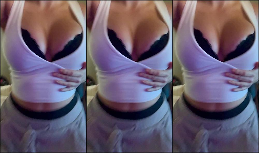 Darshellestevens 2573684759 08 25 2022 Taking A Break From Editing To Play With My Boobies