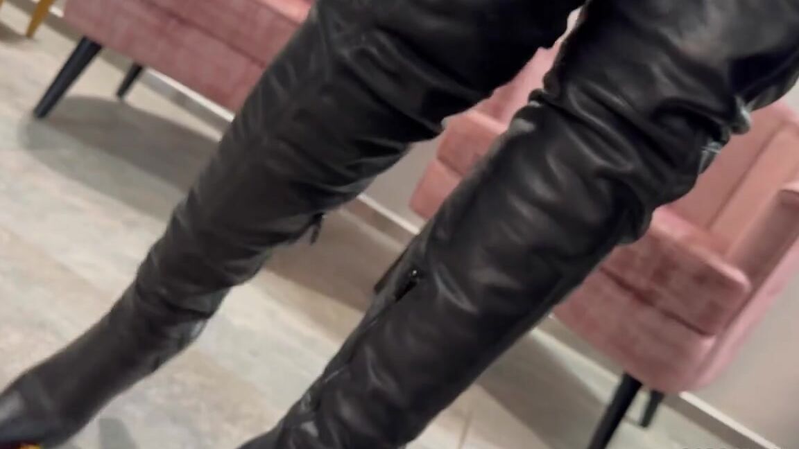 Goddess Kalinda Nicknamed Goddesskalinda Onlyfans I Wish To Train You Like A Dog And Completely Dominate You And Tell You That