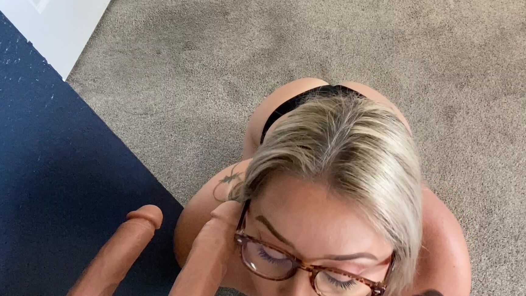 lauranvickers-servicing-4-cocks Manyvids