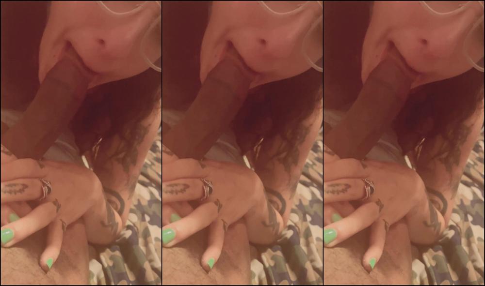 lovelygia-03-04-2022-2412884734-one-of-my-daddy-s-dick-they-won-t-let-me-have-them-together-so-haha-i-gotta-post-one-