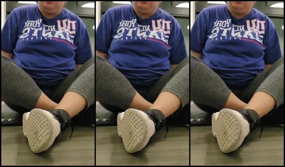 Tropical Tootsies Nicknamed Tropicaltootsies Onlyfans Sweaty Gym Feet Can You Smell Their Aroma