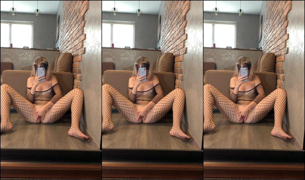 Sex Position handjob-in-front-of-the-mirror ManyVids