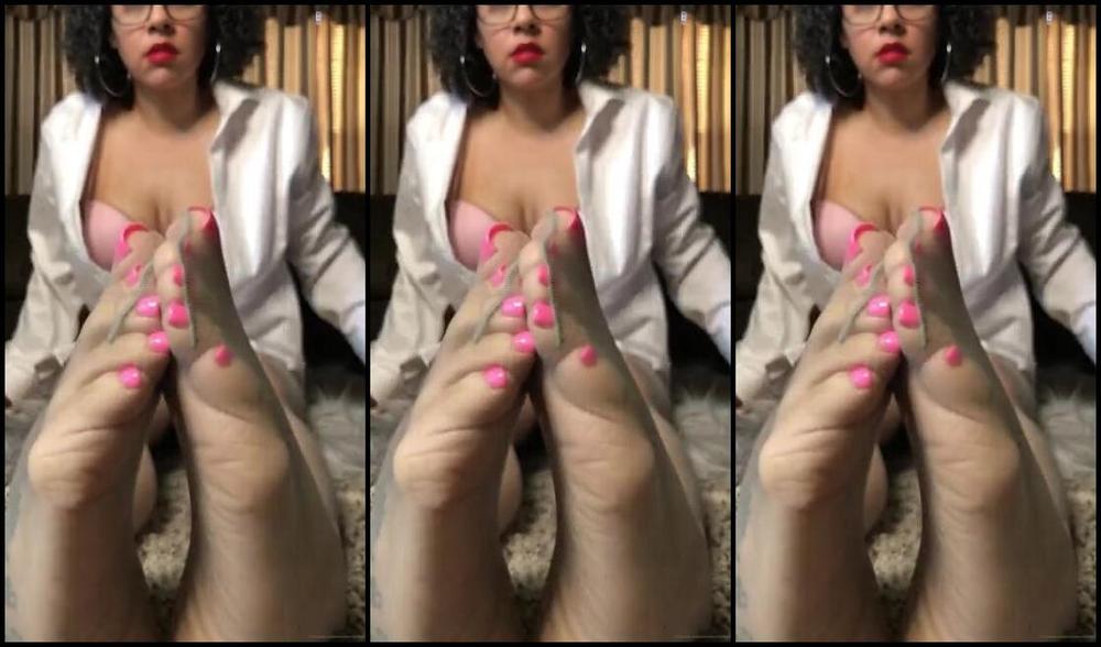 Deedeericanfeet Onlyfans Tgif This Is For My Nylon Peeps It S A Nylon Tease Peel Off I Have So Many On Here That Love