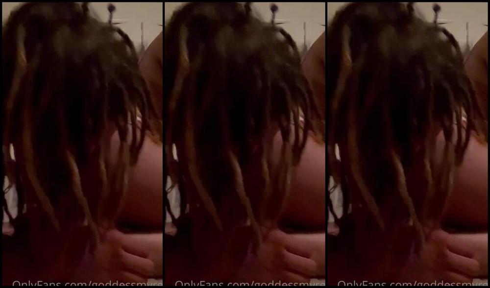 Xosolesbyme Aka Goddessmyree Onlyfans Look At Him Worshiping This Nice Pretty Ass