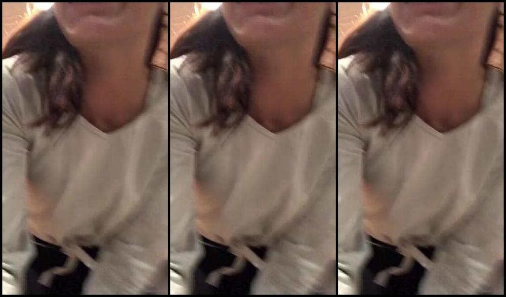 Goddessgaelle Nicknamed Badgaelle Onlyfans Viens La Petite Chienne Renifle Mes Pieds Aprs Ma Sance De Sport