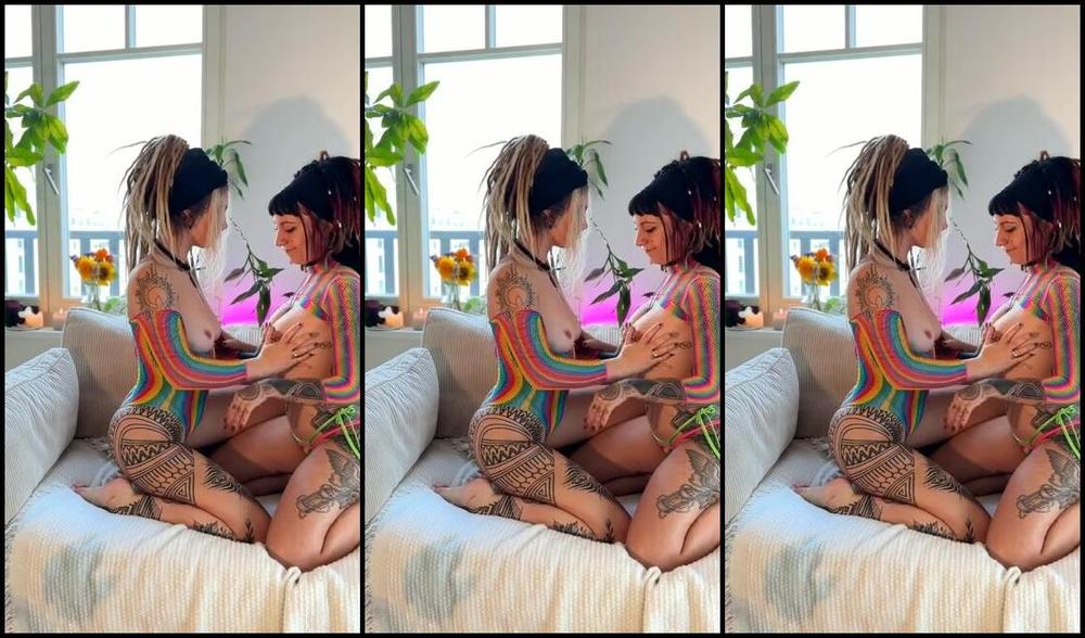 Freakyfjondaxxx Onlyfans Me And Whereispoppie Are So Cute Righttt Bi