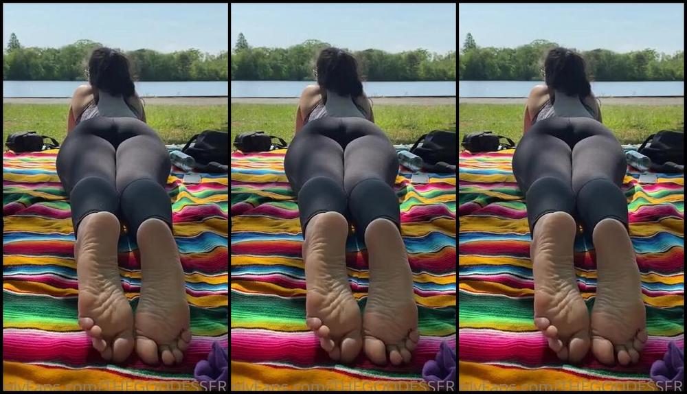 Erin Aka Thegoddesserin Onlyfans Watch Me Take Them Off People Was Watching But I Don T Care