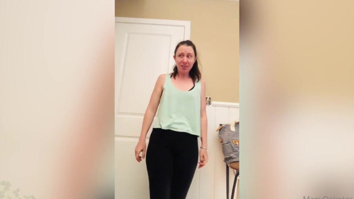 Dakota Charms Nicknamed Dakotacharms Onlyfans Do You Like Smelly Feet Well You Snuck In And Ko Dakota So You Can Move Her Around And Smell Her Soc