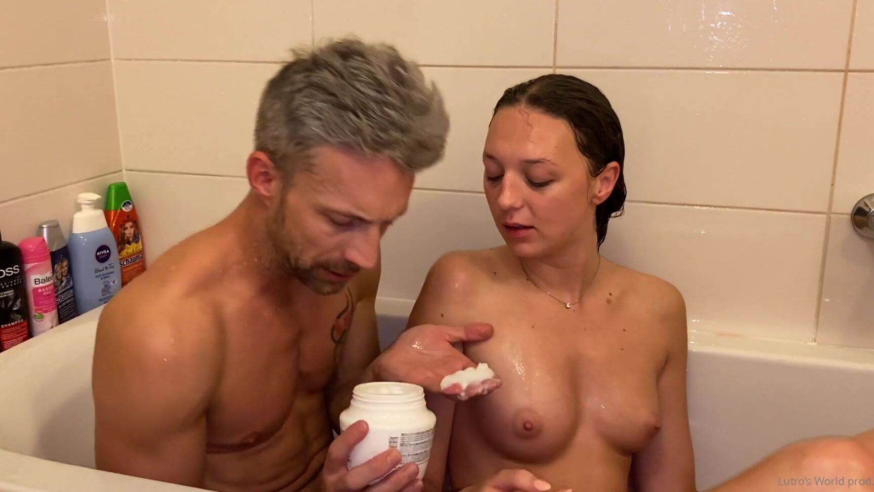 Lutro Double Wash In Bath With Isabella De Laa