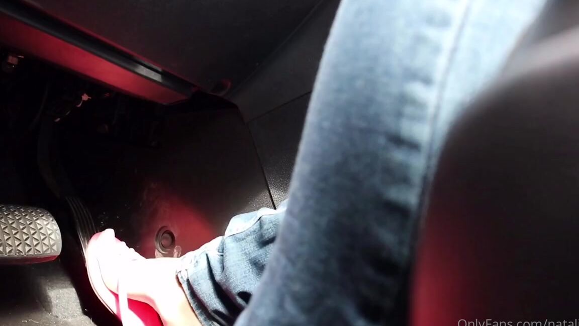 Natalie Fox Nicknamed Nataliefox Onlyfans Highway Driving