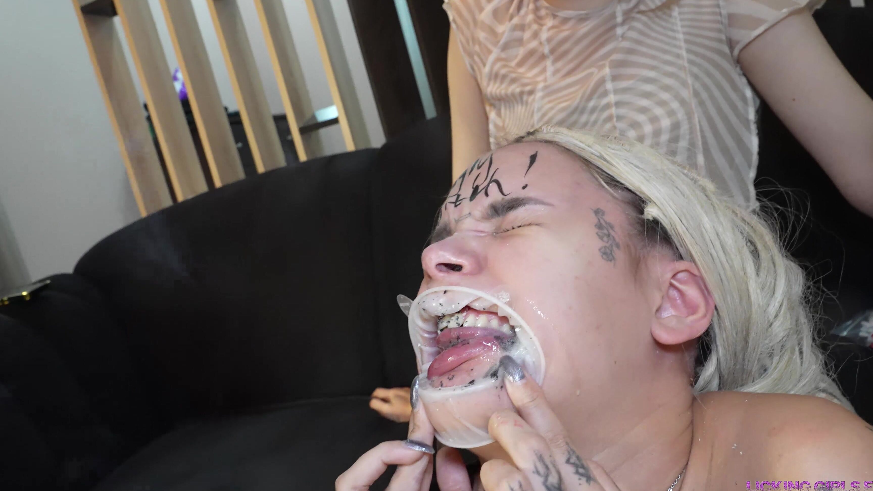 Licking Girls Feet Alsu Pamela And Sarah Humiliation For A Stupid Bitch K