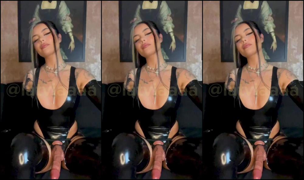 latviaaaa latex strap on seductress iWantClips
