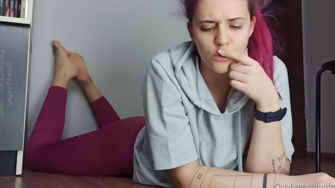 Masmr Onlyfans 1April Joi In Polish Language In The Pose Barefeet And Leggings Joi Po Polsku Wreszcie