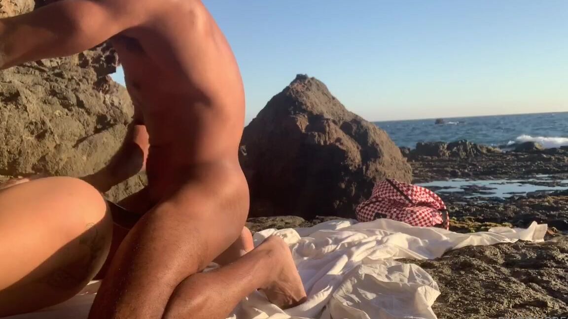 paytonpreslee-26-06-2020-471431336-sex-on-the-beach-with-yourboyfcisco-