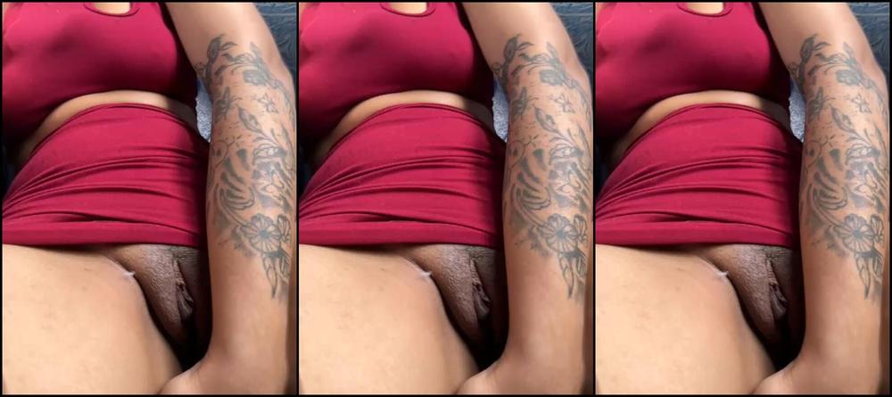 Indiana Coochie Squirting On The Bus