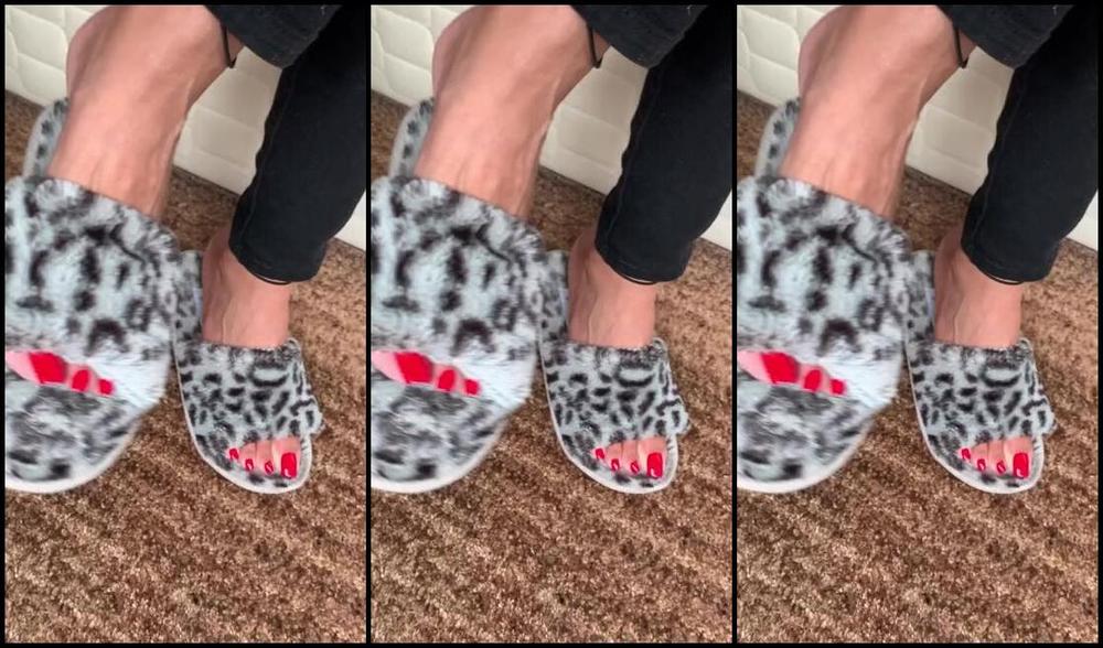 Puja Nicknamed Caramelprofessor Onlyfans Back From My Walk Slipper Dangle Teasing