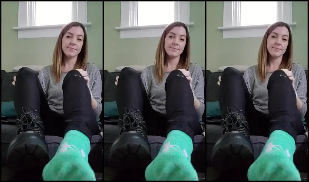 Sloans Paws Nicknamed Sloan Paws 01 06 2020 Onlyfans Video Combat Boot Amp Sweaty Sock Removal Fyi Please Excuse The Extremely Creaky Table Noises