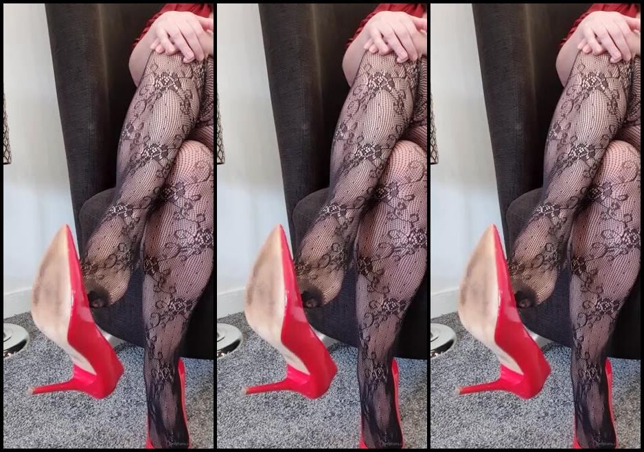 Miss B Nicknamed Missb52S Onlyfans 04 10 2021 That Dangerous Dangle