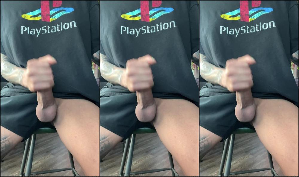 edenraynes-24-02-2022-2373916027-i-have-been-busting-fountains-lately.