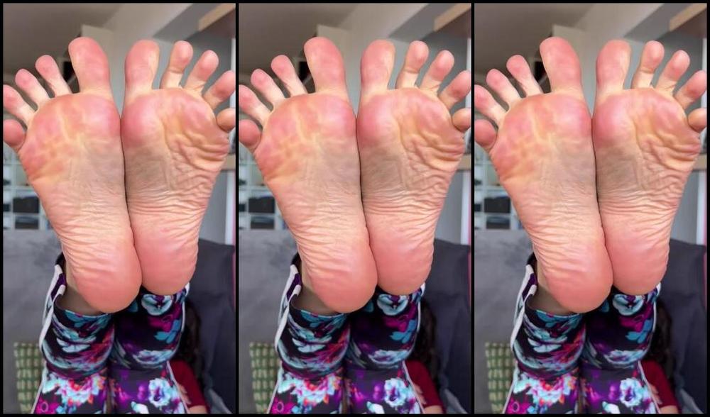 Cute Lily F33T Nicknamed Cute Lily F33T 05 28 2024 Onlyfans Video Toes Scrunching Enjoy