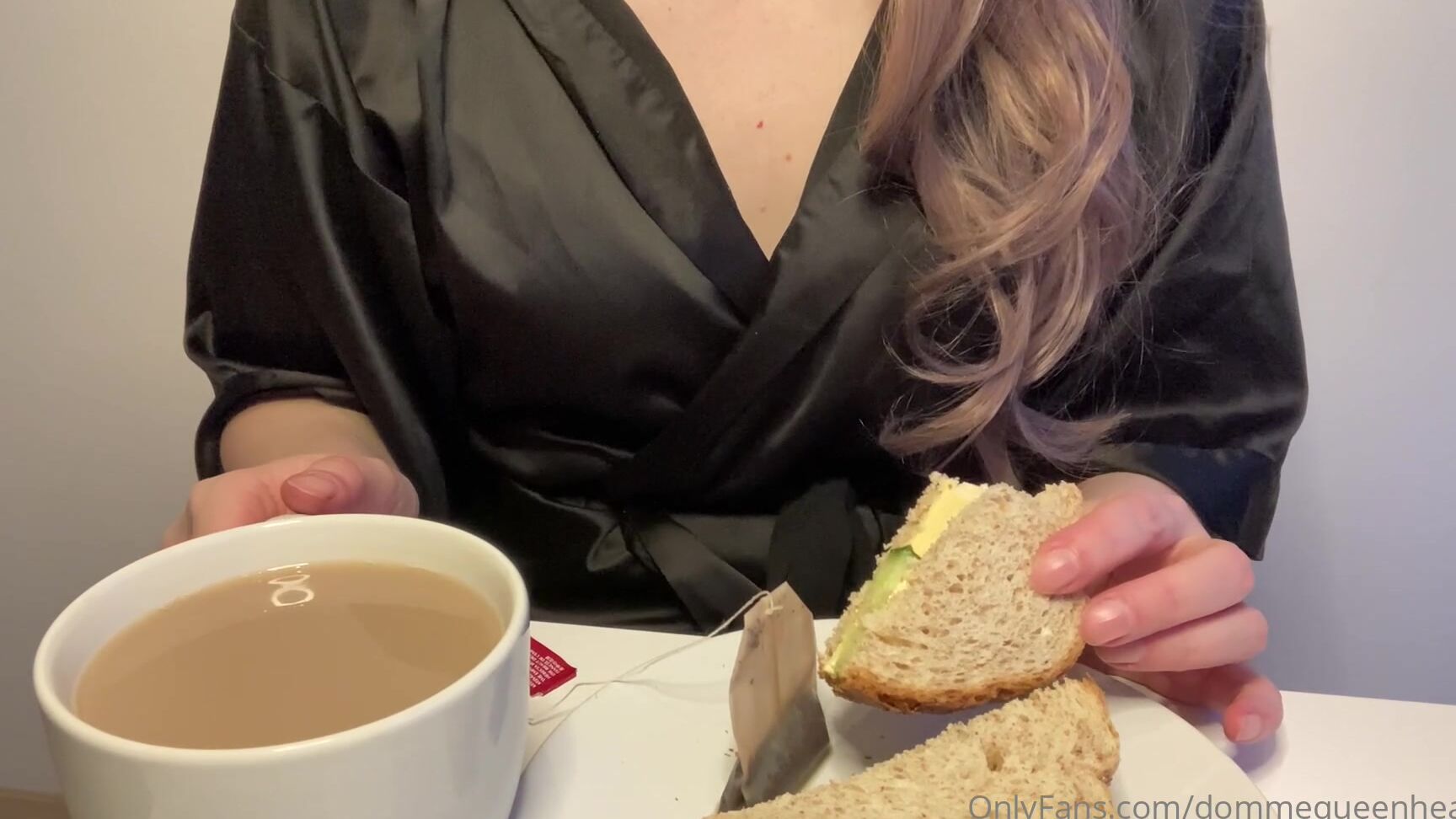 Dommequeenheather Iltatee Video Suomeksi Jutellaan Tea