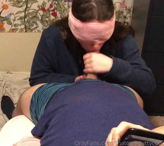 thatonesluttycouple-28-02-2021-2043356441-i-thought-the-hubby-and-i-could-have-some-fun-i-told-him-to-pull-up-some-videos-of-other