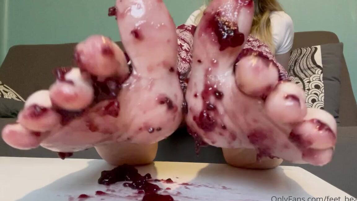 Feet Beautyx Nicknamed Feet Beautyx 12 22 2021 Onlyfans Video Which One Would You Prefer Messy Or Classy Sweaty Feet Either Way These Feet Need 90Qt