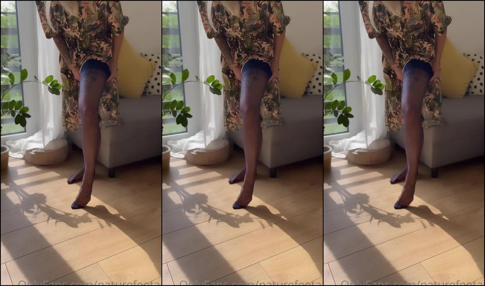 Naturefeetart Do You Like My New Stockings