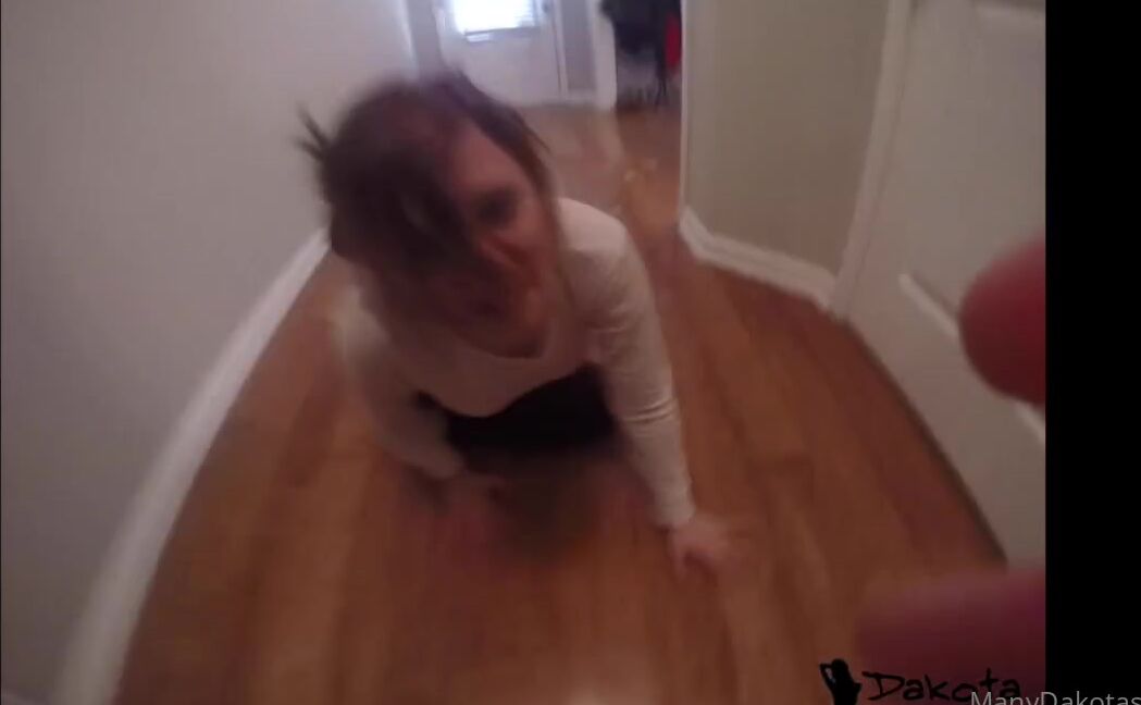 Dakota Charms Nicknamed Dakotacharms Onlyfans Unexpected Slips Clip