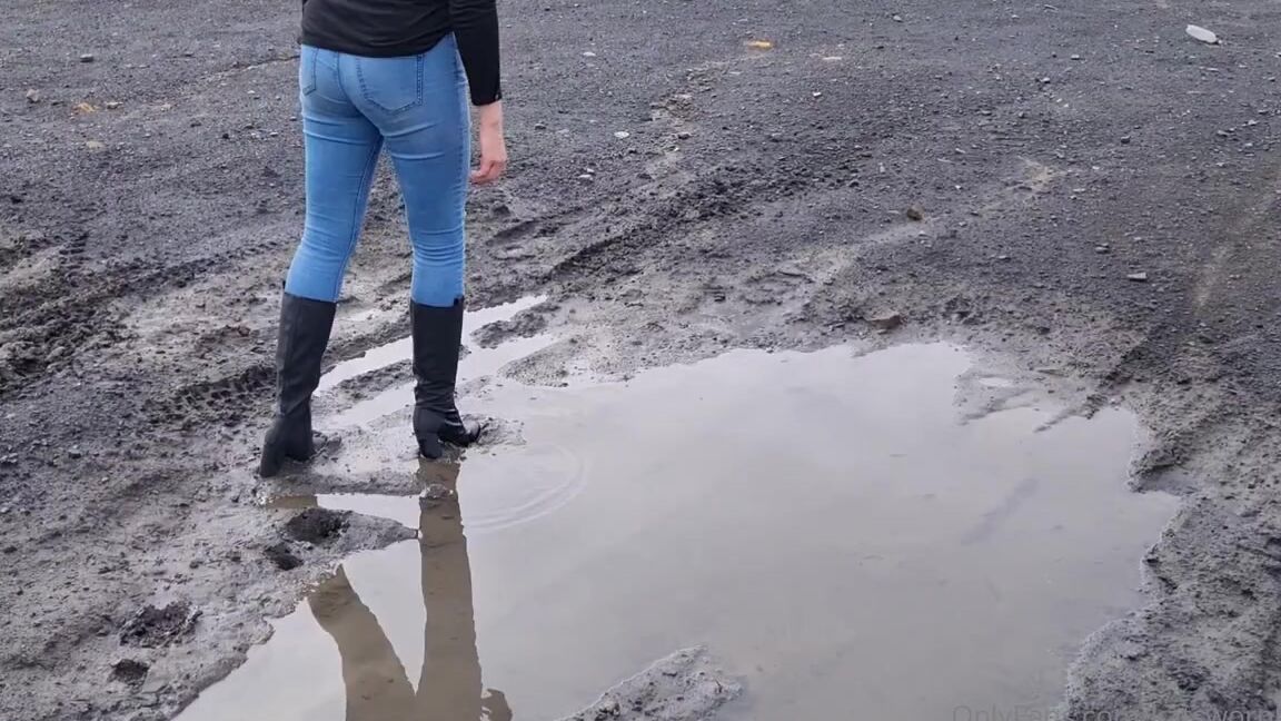 Kats Worn Heels Nicknamed Katswornheels Onlyfans Crushing And Stomping Old Fruit Into The Mud Wearing My Platform Chunky Knee High Boots