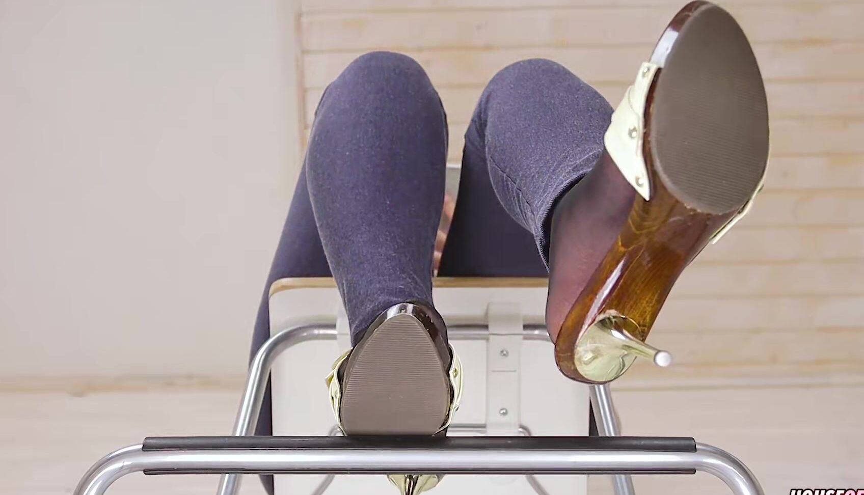 House of Era Sexy legs SHOEPLAY DANGLING in different shoes footfetish sneakers _ Era Pornhub