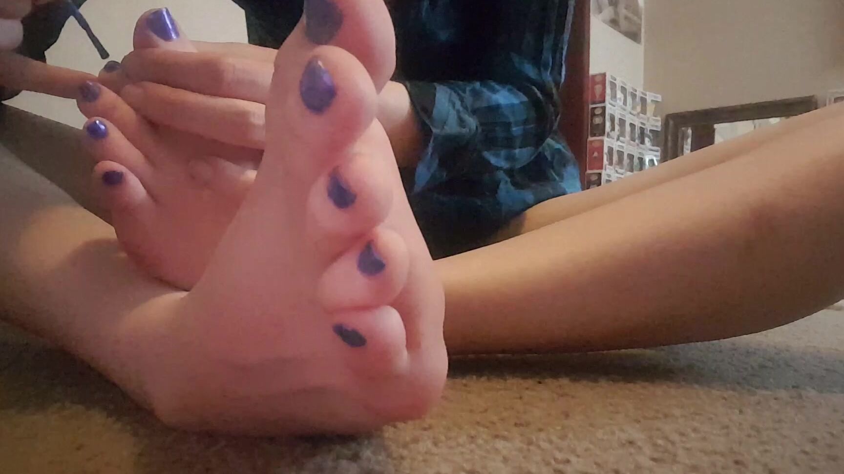 Frostyprincess Painting Nails Sultry