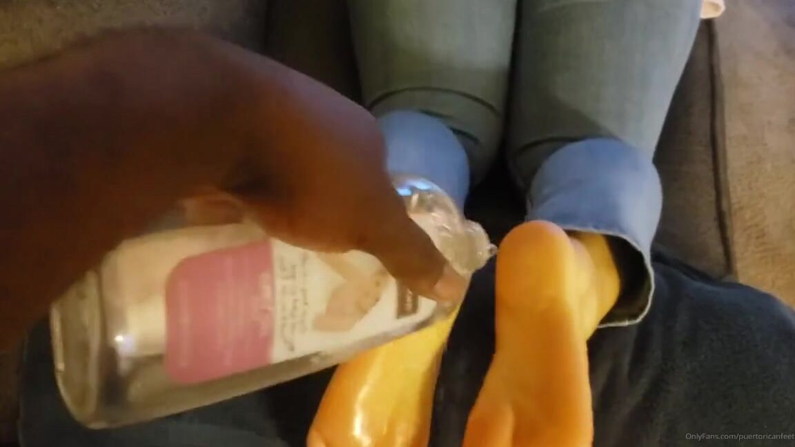 Puerto Rican Nicknamed Puertoricanfeet Onlyfans Little Foot Tease Session King