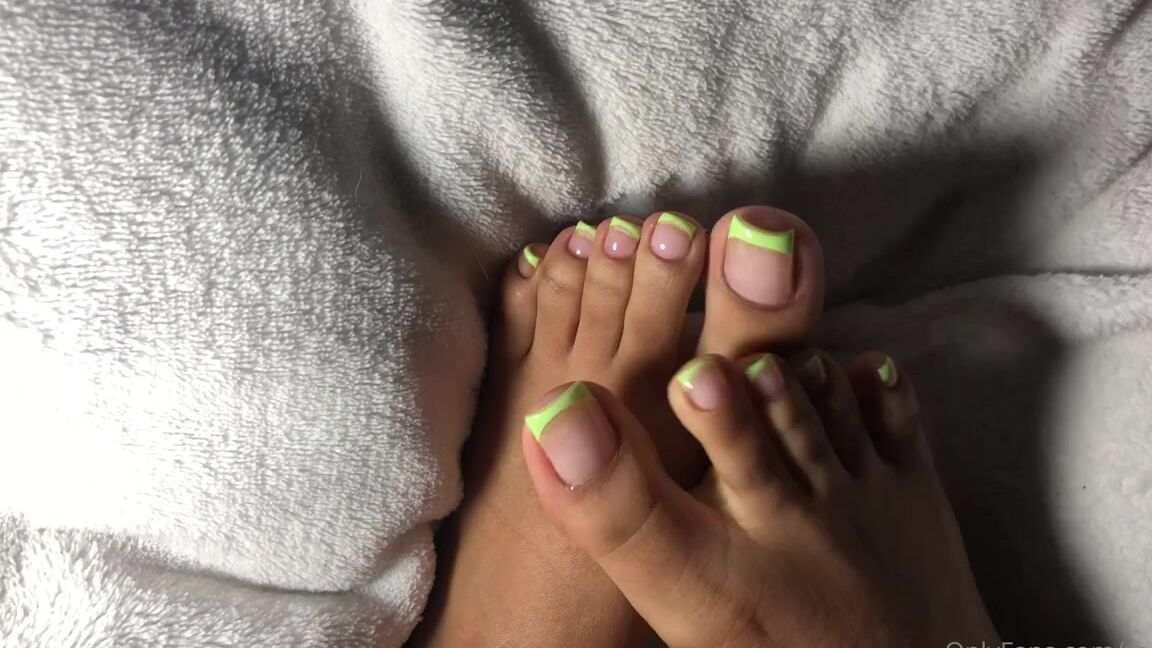 Rossiem Nicknamed Rossieft Onlyfans Green French Tip I M Obsessed 4