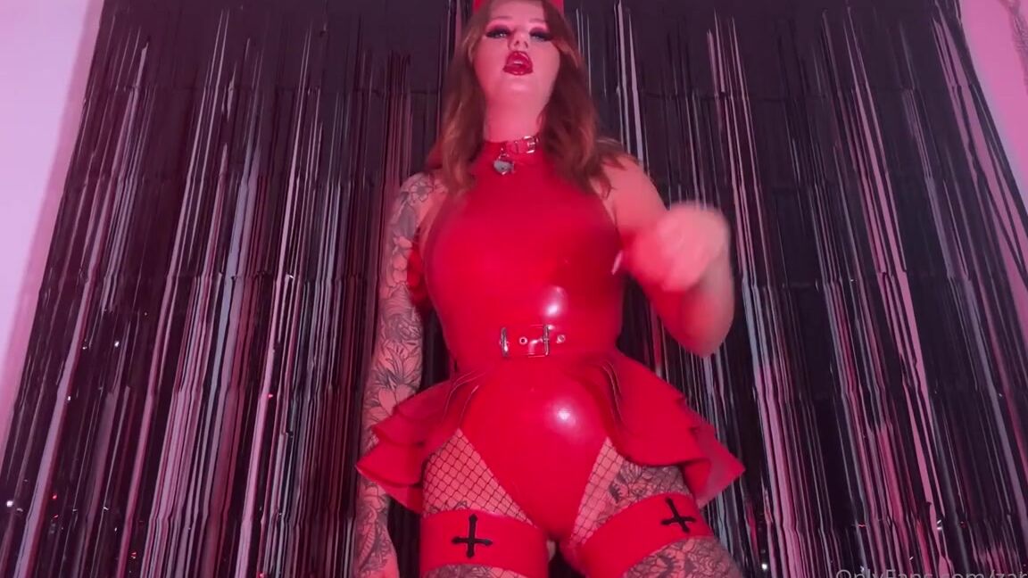Zarajfox Onlyfans New Clip Its Halloween So Its Time For A Little Game Trick Or Treat