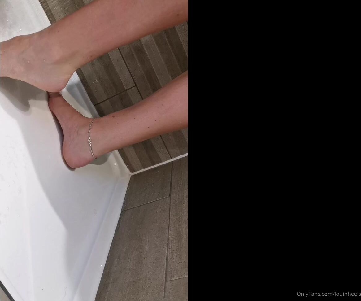 Louinheels A Sneak Peek Of Me Lathering My Feet Up In The Shower Gently Massaging Lotion Into My Feet Prepping Myself For A Very Lucky Foot Fan The Best Is Yet To Come