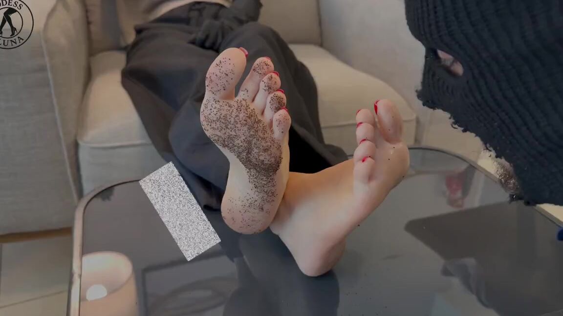 goddess luna feet goddess luna sub cleans her dirty feet Clips4Sale