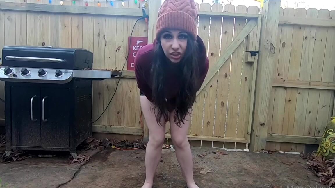 Dakota Charms Nicknamed Dakotacharms Onlyfans Dirty Feet For The Cute Couple