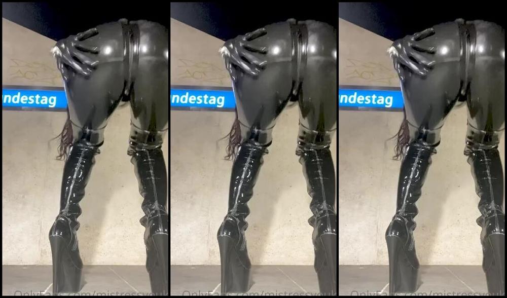 Mistressyouko Onlyfans What Would You Do If You Encountered Your Latex Covered Mistress In A Subway Station