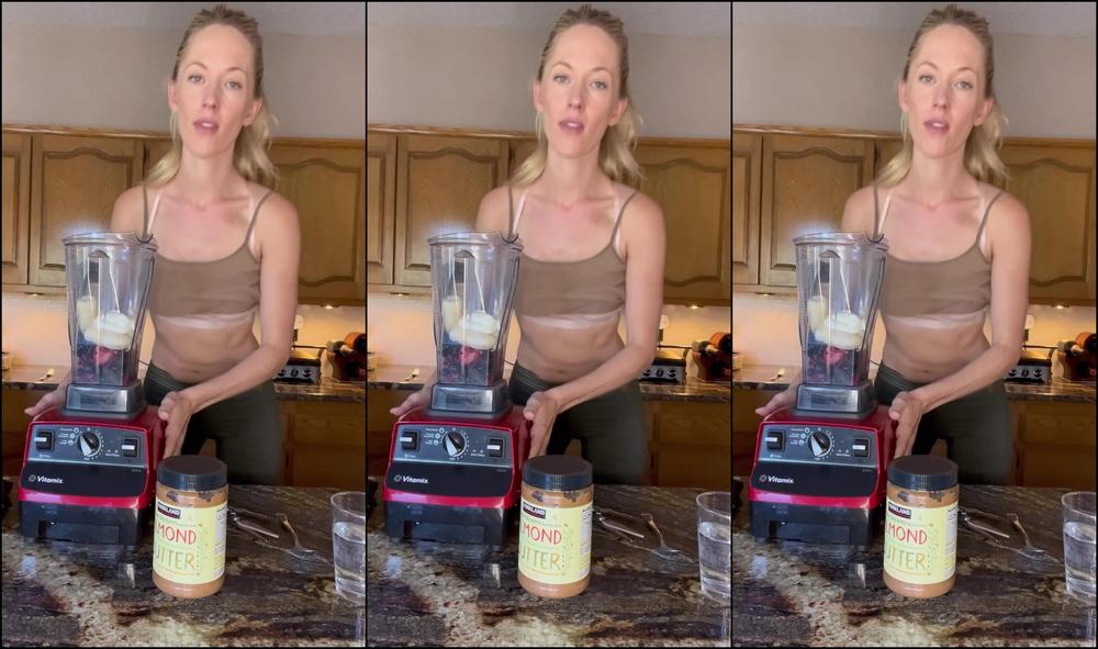 U The Naked Bartender Is Back Todays Drink Is A Sexy Smoothie Served Up With A Side Of Boob