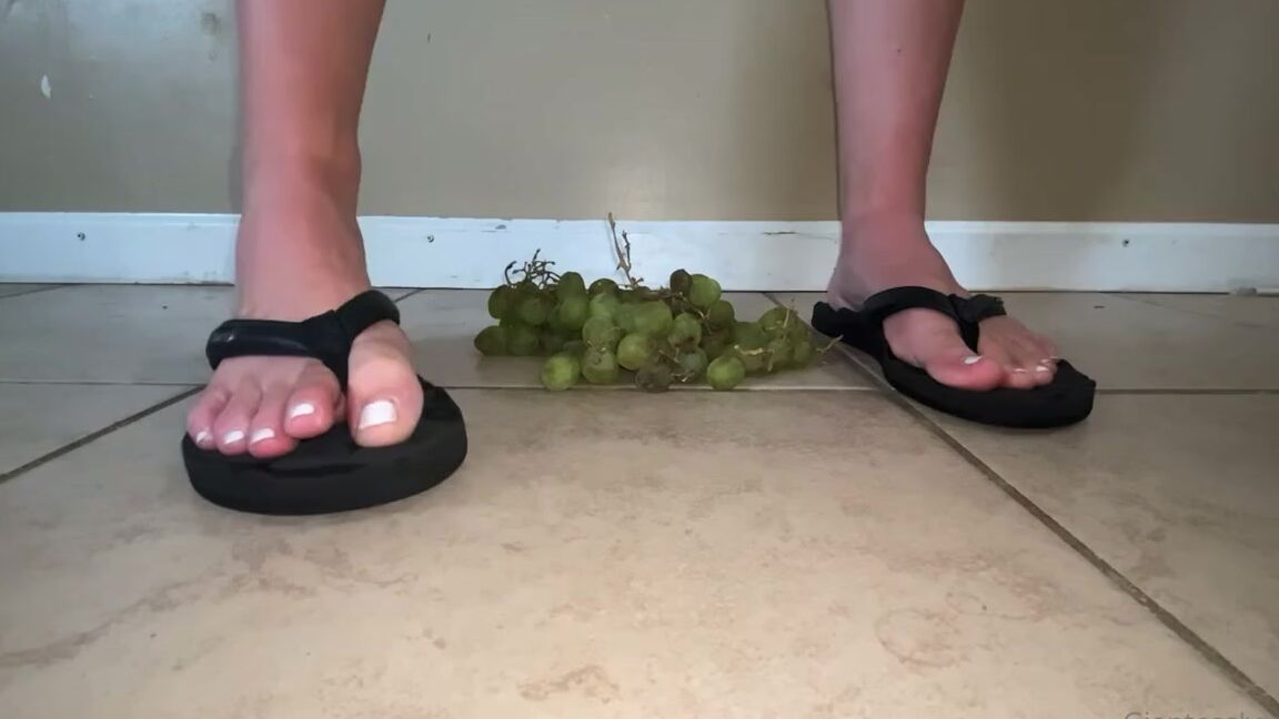 Ivy S Feet Nicknamed Footivy Foot Fetish 06 04 2022 Onlyfans Video Grape Crush With Flip Flops