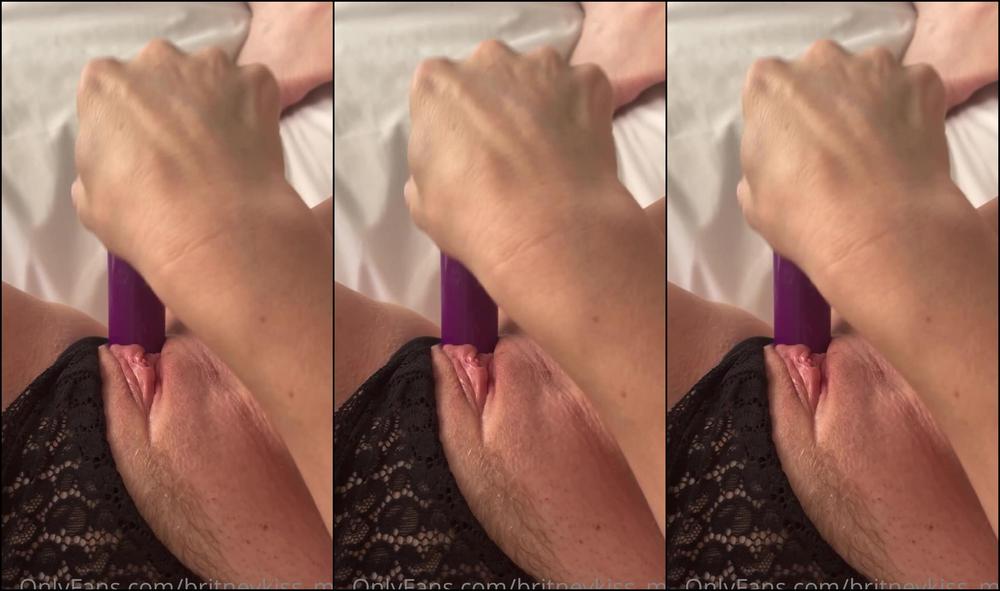 Britneykiss Me All I Was Going To Do Was Give Myself A Quickie Orgasm First Thing And Then Start My Day B