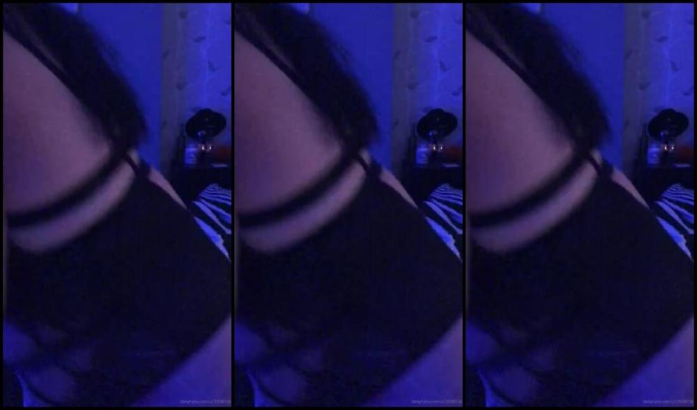 Goddess Goth Nicknamed Goddess Goth Onlyfans I Bought Myself Two New Lil Valentines Gifts