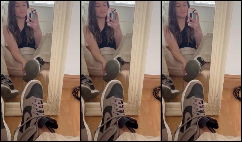 Miss Emma Rose Nicknamed Emmaemmarose Onlyfans I Needed Help Getting Them Off