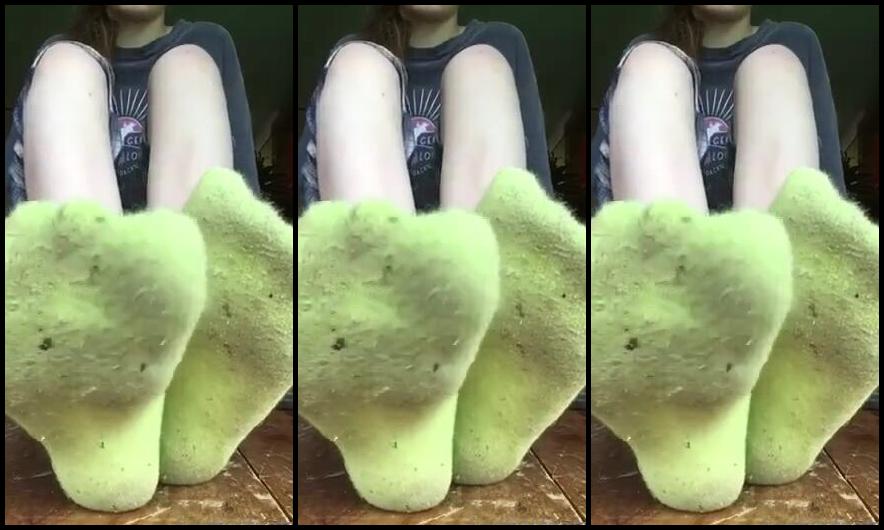 Delilah Nicknamed Footiesfeets Onlyfans Green Sock Tease You Know I Wonder What Happened To These