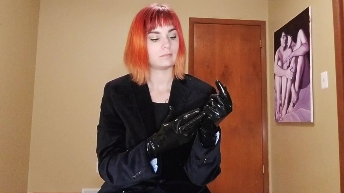 Nina Crowne - Gloved Interview ManyVids