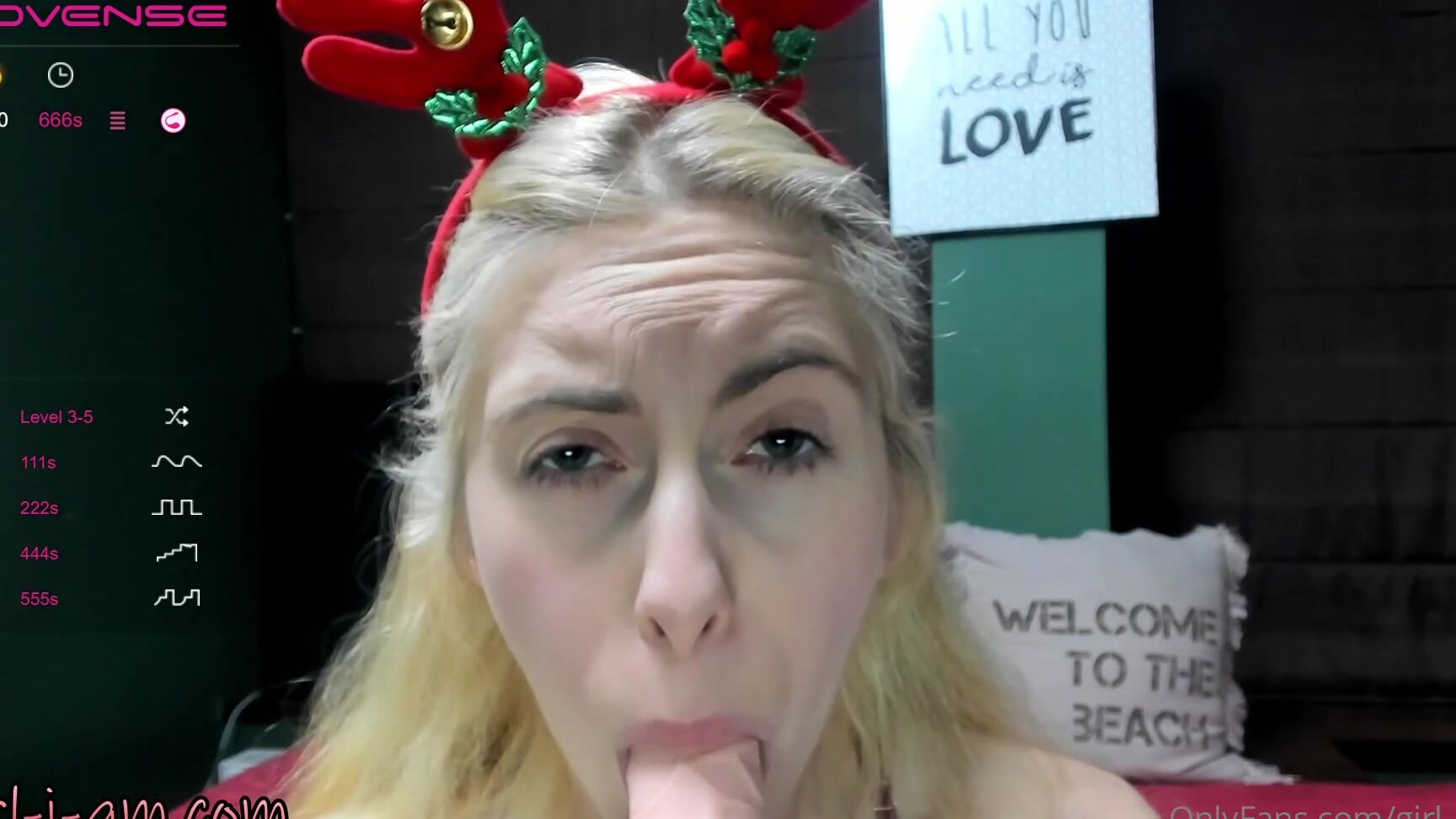 Girl I Am Let S Feel The Christmas Blowjob For You